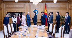 Ж.Энхбаяр: Ард түмний нэр барьсан хүмүүстэй хатуу тэмцэх хэрэгтэй байна